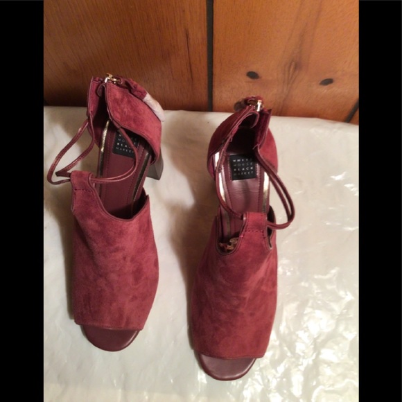 White House Black Market Shoes - - White House Black Market sandal NWOT SZ 10